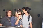 Gauri Khan takes son to London for further studies on 28th Aug 2012 (11).JPG
